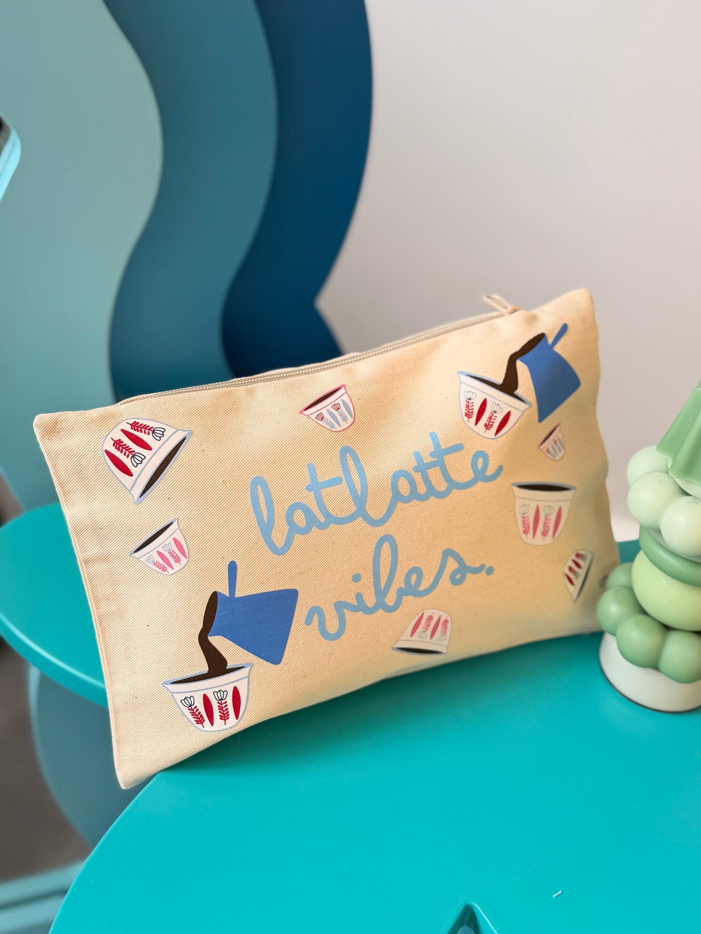 Latlatte vibes pouch