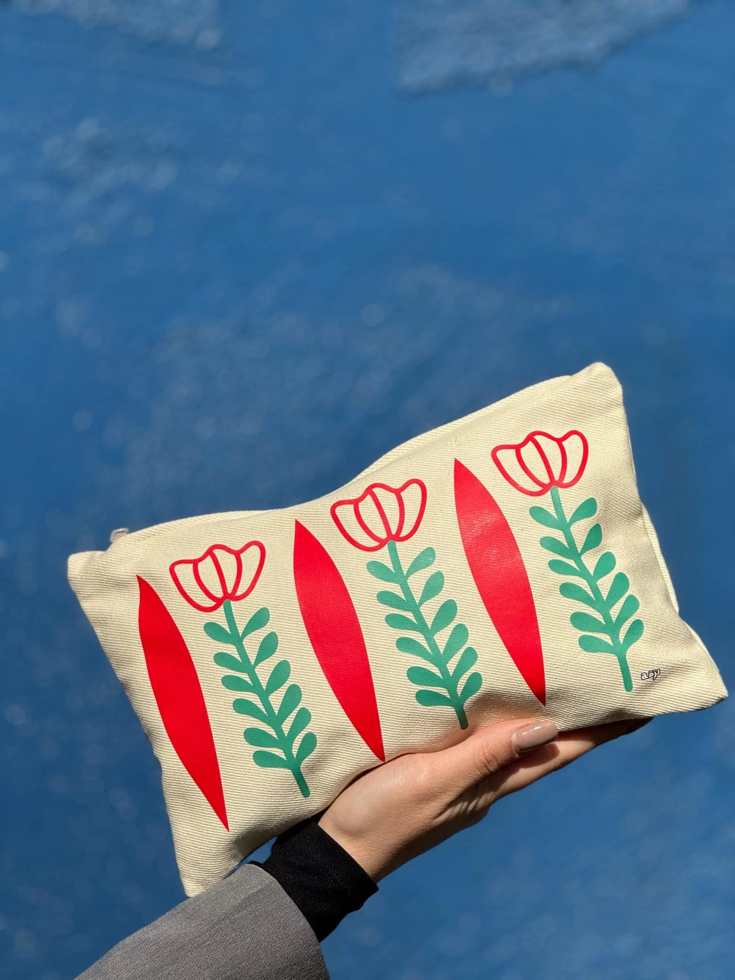 Shaffe Flowers Pouch