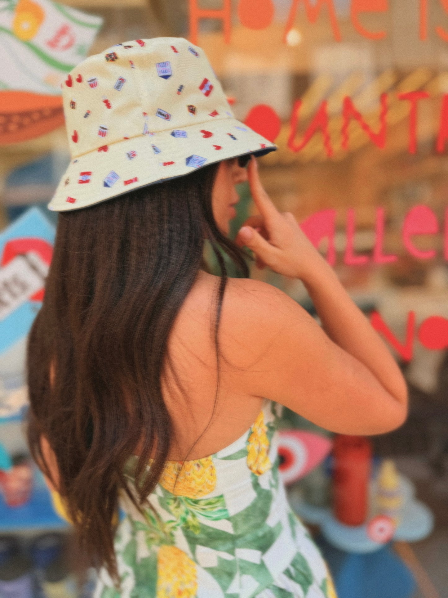 Très lebanese très chic  bucket hat